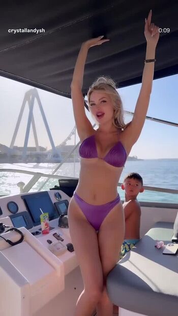 Full leaked Crystallandysh private onlyfans photo