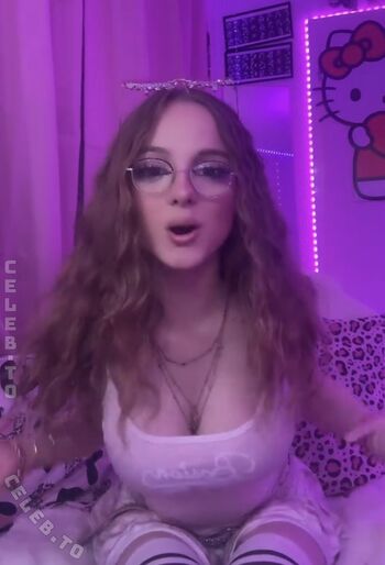 Full leaked Crystalmarykitty private onlyfans photo