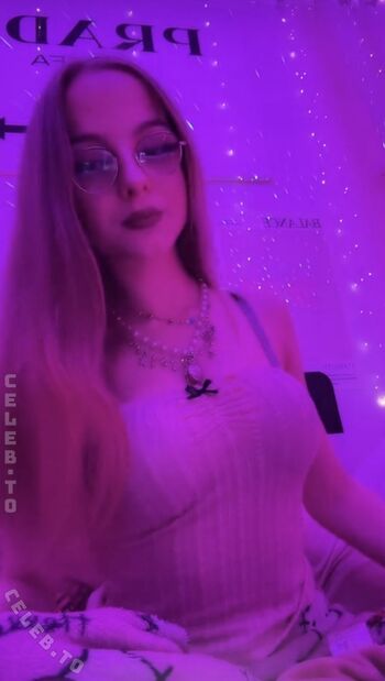 Full leaked Crystalmarykitty private onlyfans photo