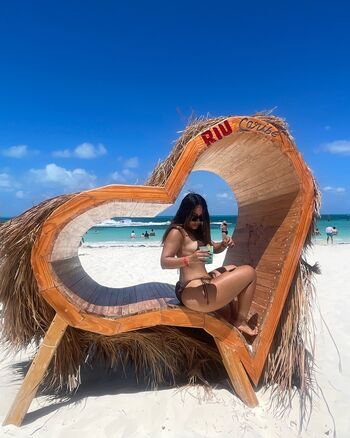 Full leaked Crzkarenr private onlyfans photo