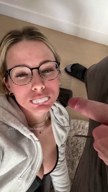Full leaked Cum swallowing private onlyfans photo