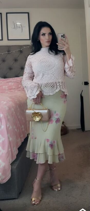 Full leaked Curveluxxe private onlyfans photo