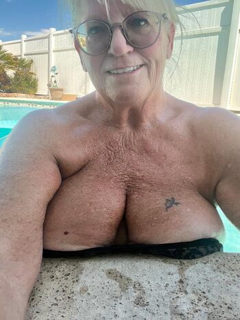 Full leaked Curvycarolina private onlyfans photo