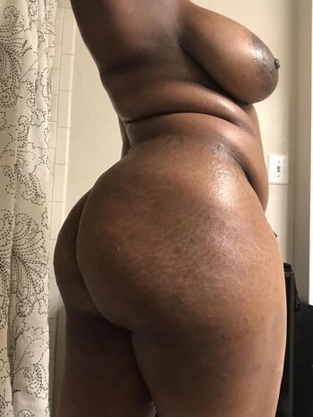 Curvymilftwinkletoes