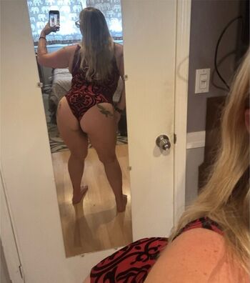 Full leaked Curvyswitch private onlyfans photo