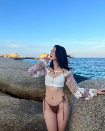Full leaked Cute asian teen bikini private onlyfans photo