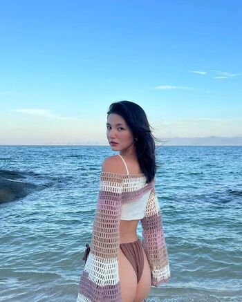 Full leaked Cute asian teen bikini private onlyfans photo