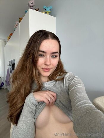 Full leaked Cutegeekie private onlyfans photo