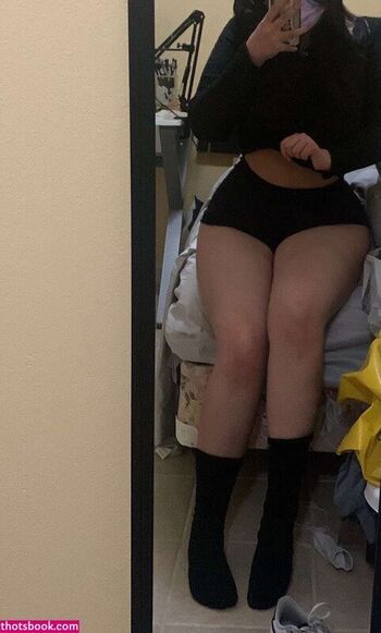 Full leaked Cwuddlemeplz private onlyfans photo
