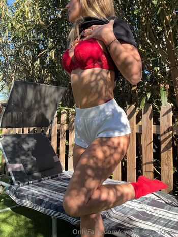 Full leaked Cynthia bouzignac private onlyfans photo