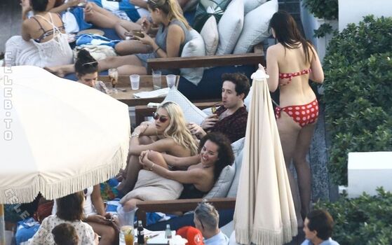 Daisy Lowe
