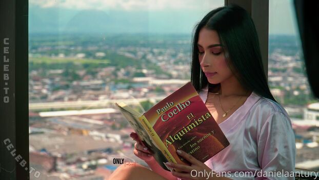 danielaantury