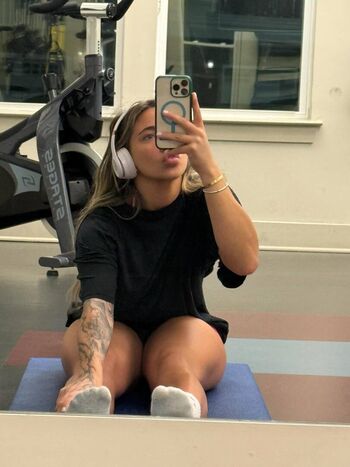 Danielle Cooper / danicooppss