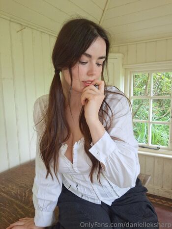 Full leaked Daniimee  page private onlyfans photo