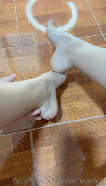 Full leaked Dearpeach xx page private onlyfans photo