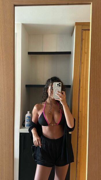 Debora Gomes