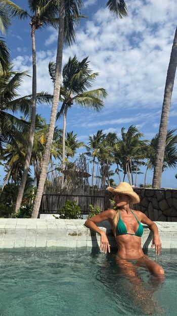 Deborah Secco