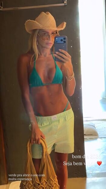 Deborah Secco