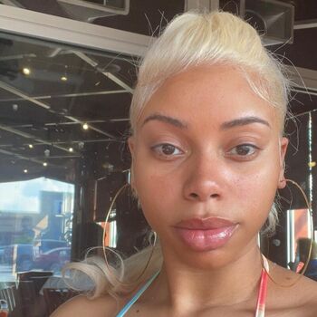 Full leaked Dee lanee private onlyfans photo