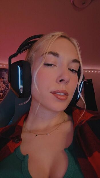 Full leaked Defnotdes private onlyfans photo