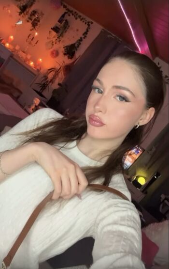 Full leaked Deinebarbieaa private onlyfans photo