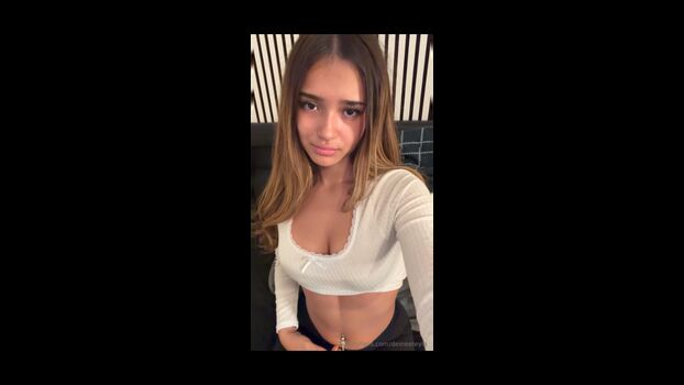 deineeleyla