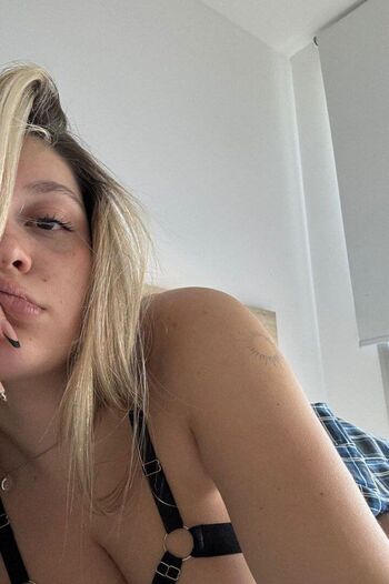 Full leaked Delfy private onlyfans photo