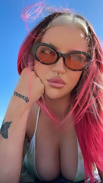 Full leaked Delicateweapon private onlyfans photo