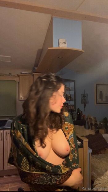 Full leaked Leona mia/ private onlyfans photo