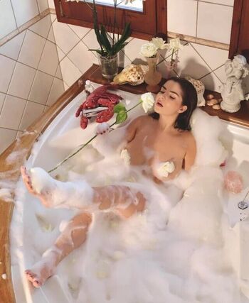Full leaked Demi rose mawby private onlyfans photo