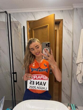 Diane Gabriëlla Van Es