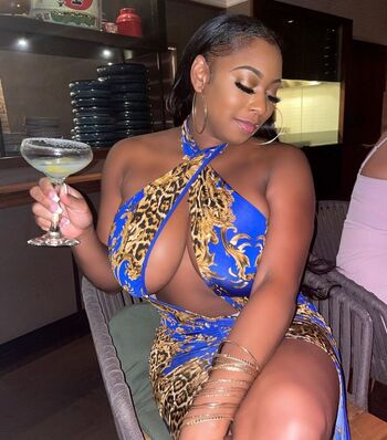 Full leaked Dinnelle private onlyfans photo