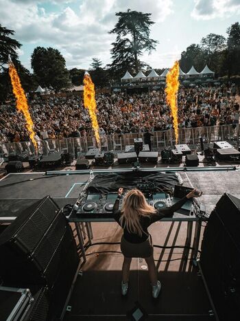 DJ Jeny Preston