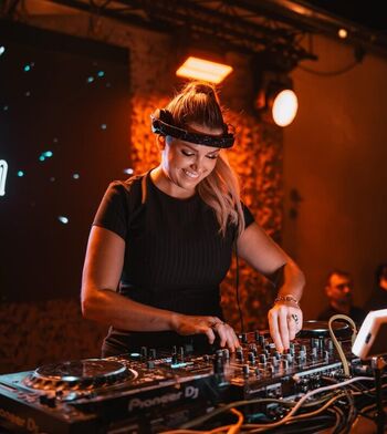 DJ Jeny Preston