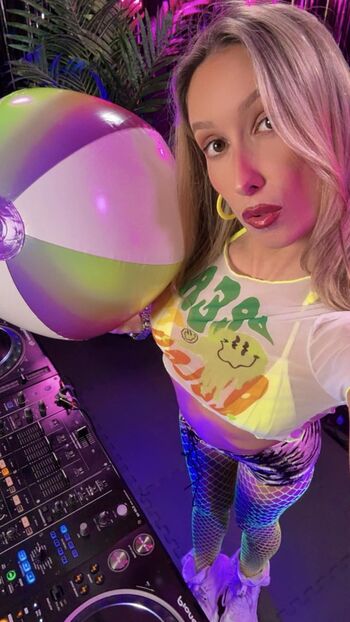 Full leaked Djmissshelton private onlyfans photo