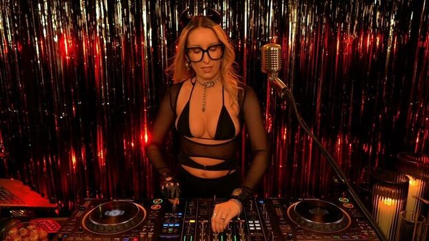 Full leaked Djmissshelton private onlyfans photo