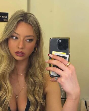 dkdianakandelis / diana kandelis