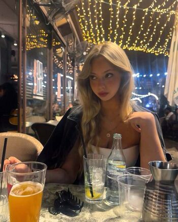 dkdianakandelis / diana kandelis