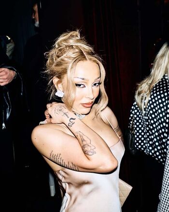 Full leaked Doja cat  page private onlyfans photo