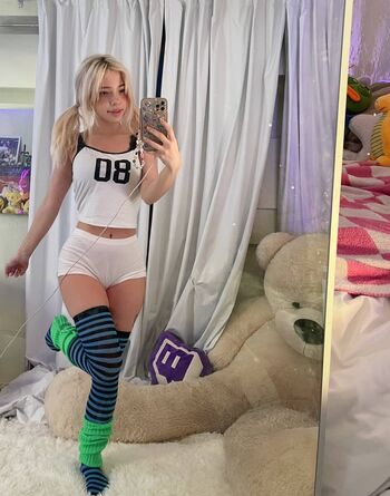 Full leaked Dollblush private onlyfans photo