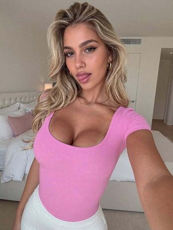 Full leaked Dollybambixxx private onlyfans photo