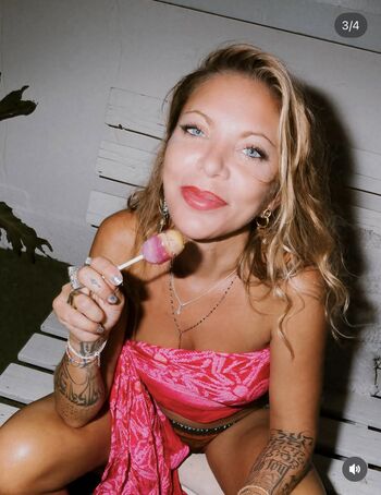 Full leaked Doully private onlyfans photo