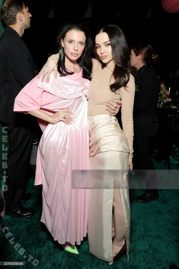 Full leaked Dove cameron page private onlyfans photo