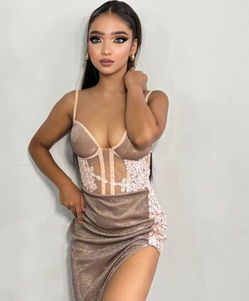Full leaked Duhh itzzanu private onlyfans photo