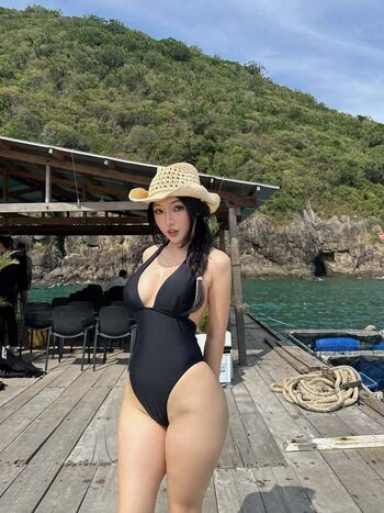 Full leaked Duyenn hipp private onlyfans photo