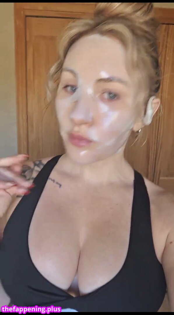 Eeerinleigh / erineeveefree Çıplak OnlyFans Fotoğrafı #31