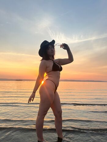 Full leaked Eeveecosplays private onlyfans photo