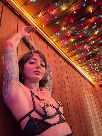 Full leaked Eevielain private onlyfans photo