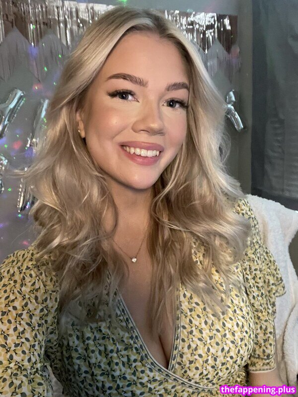 eeviex / ellaeeviex / https: / xeeeviex Foto OnlyFans Nuda #2