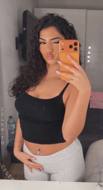 Full leaked Einfachjana private onlyfans photo